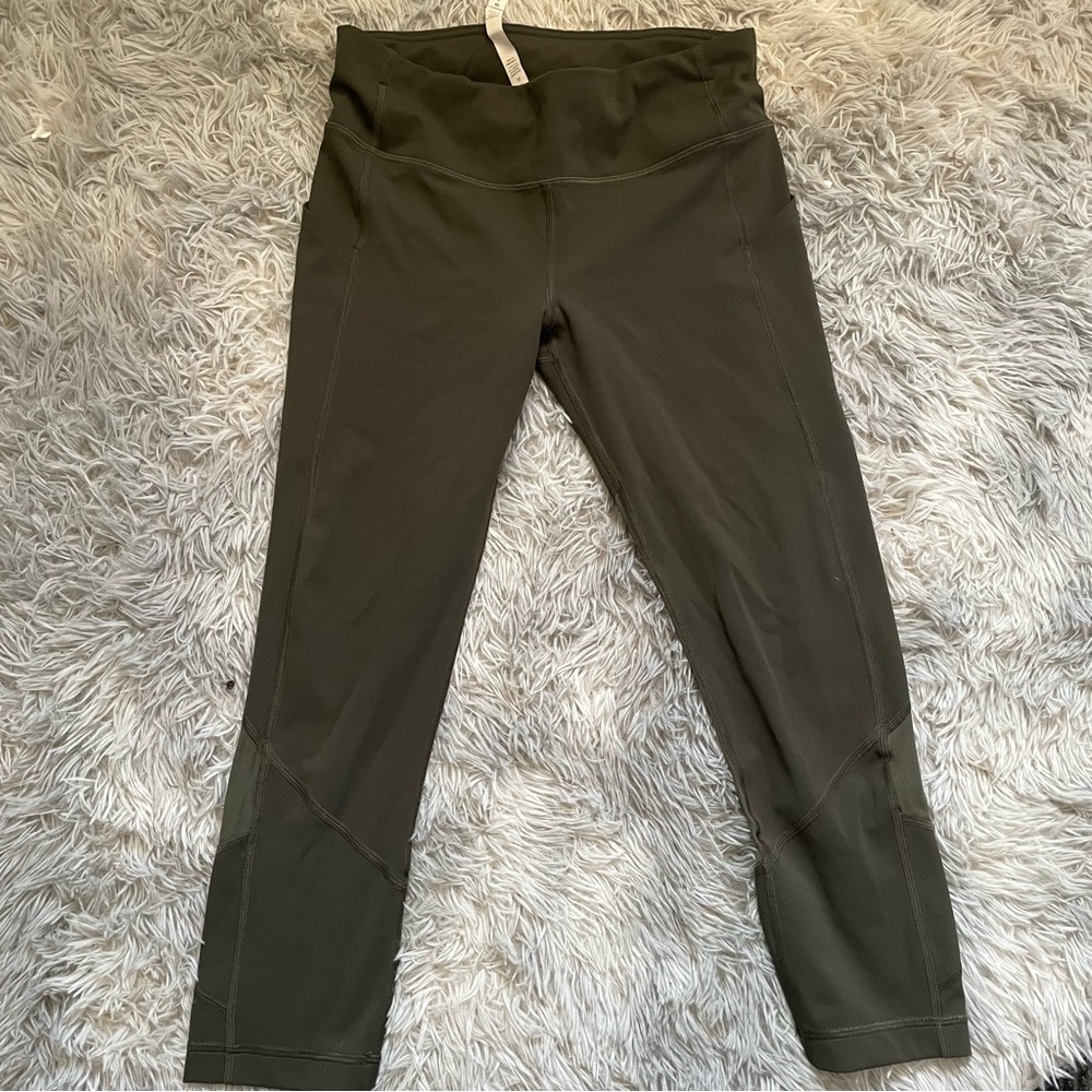 Lululemon Pace Rival Crop 22" size 6